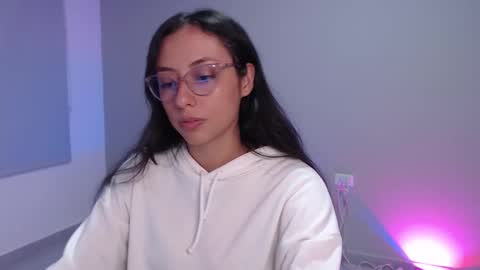   lia  online show from January 7, 12:15 am