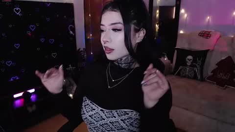 Liaa  online show from January 7, 1:10 am