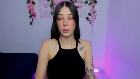 Lia R  online show from December 15, 5:34 am