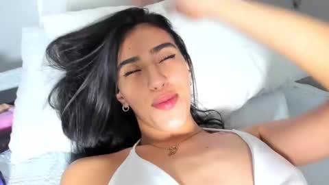 Lia online show from February 9, 6:05 pm