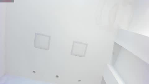 liaguzman online show from September 14, 3:53 am