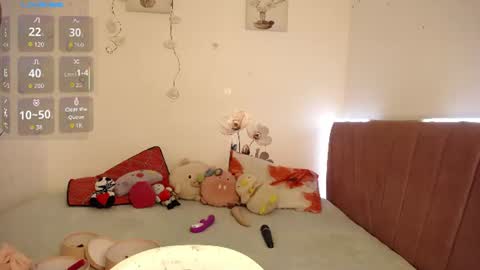 liahdiaz_ online show from July 28, 12:48 pm