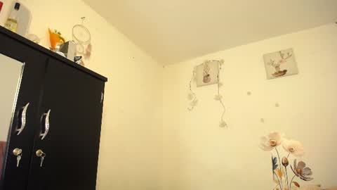 liahdiaz_ online show from July 14, 2:00 pm