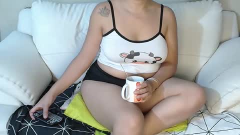 liahill_ online show from September 11, 7:09 am