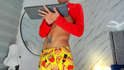 Snapshot of liam_055 chatting on February 15, 8:00 am Liam online show from February 15, 8:00 am