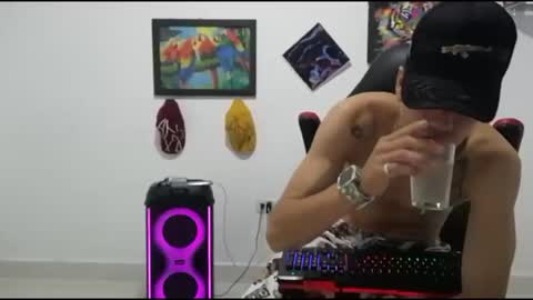 Andres online show from December 5, 11:34 pm