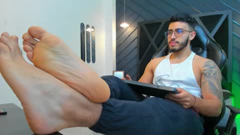 LIAM KLEIN online show from October 1, 11:42 am