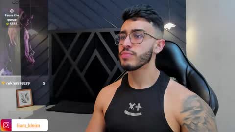 LIAM KLEIN online show from October 31, 11:54 am