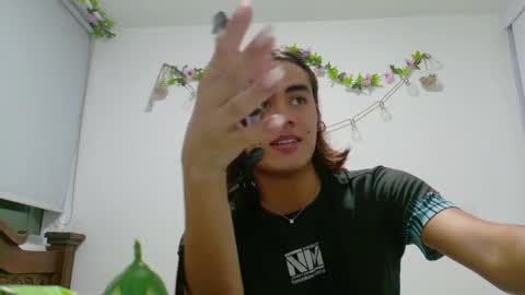 Snapshot of liamtaylor_ chatting on December 2, 4:46 am Tell me Liam online show from December 2, 4:46 am