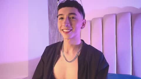 lian_cameron online show from June 16, 3:32 am