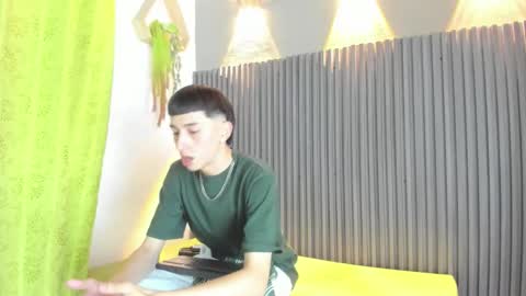 lian_cameron online show from March 2, 3:55 am