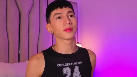 lian_cameron online show from July 29, 2:33 am