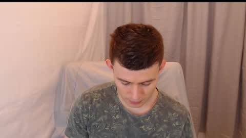 lian_eathan online show from December 3, 3:24 pm