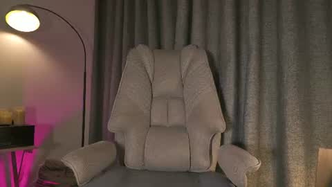 lianewhite online show from June 15, 2:36 am