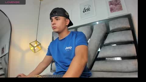 lianfox_ online show from April 16, 12:49 pm