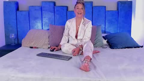 Lian online show from February 28, 8:18 pm