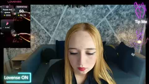 Lia Roberts online show from July 30, 2:18 pm