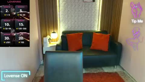 Lia Roberts online show from June 12, 4:39 pm
