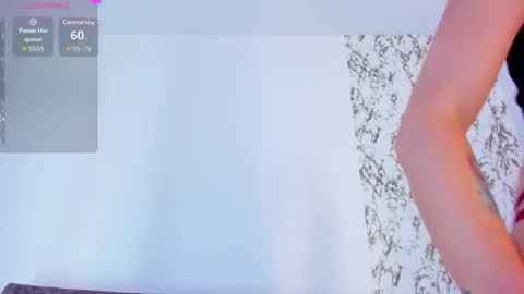 liaross online show from November 20, 1:04 am