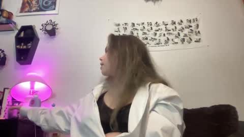 Libby Deetz online show from January 30, 10:29 am