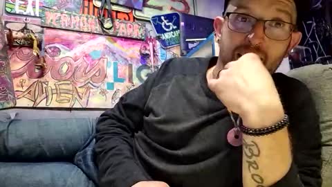 IM A BAD DAWGY WOOF WOOF online show from November 5, 3:03 pm