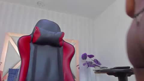 licyevans1 online show from December 2, 9:35 pm