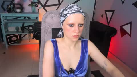 Hey My name is Lida online show from July 8, 9:24 am