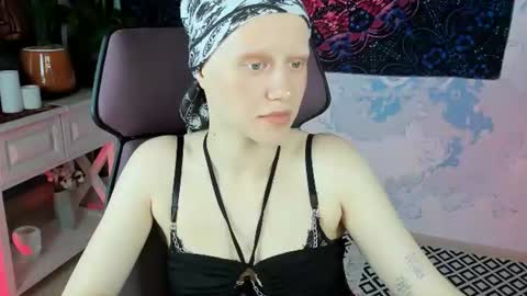 Hey My name is Lida online show from July 4, 9:13 am