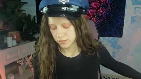 Hey My name is Lida online show from July 26, 10:35 am