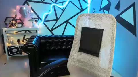 Hey My name is Lida online show from July 28, 2:13 pm