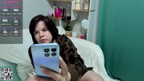 Olivia online show from May 17, 2:15 pm