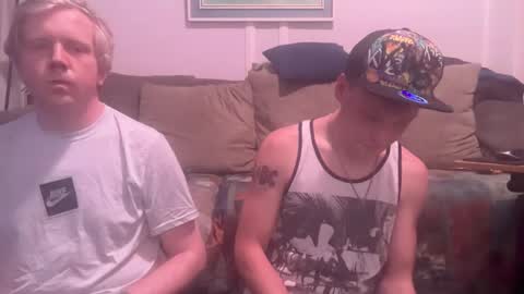 Snapshot of lighteye12489275 chatting on October 4, 9:40 am lighteye12489275 online show from October 4, 9:40 am