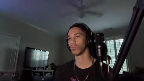 lightskin4you online show from June 10, 12:43 am