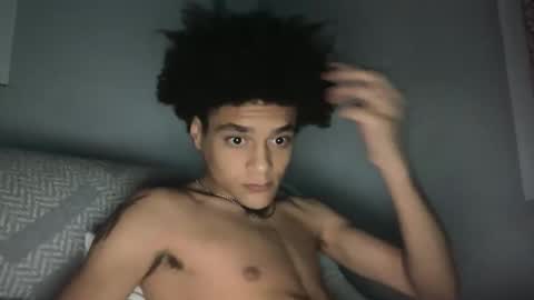 lightskinwithgirth online show from April 2, 5:59 am