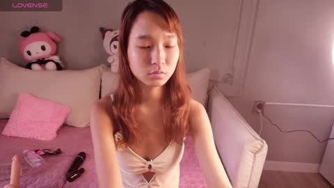 Lihn Pham online show from April 3, 3:24 am