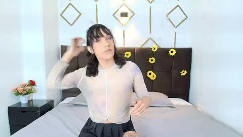 Liiaa Sweett  online show from June 8, 2:18 pm