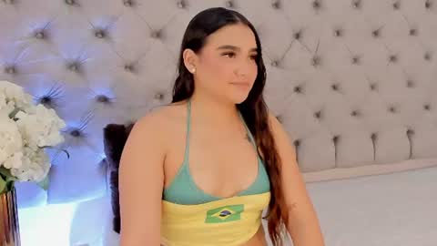 liiabloomm online show from July 29, 4:23 am