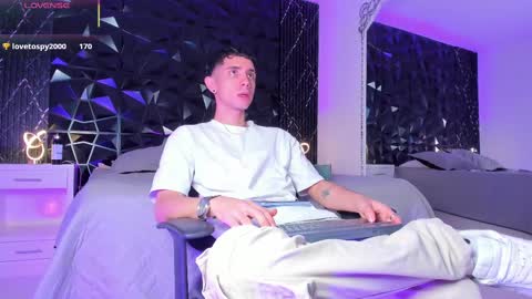 L I I A M online show from March 9, 4:55 pm