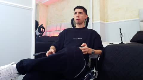 L I I A M online show from March 11, 4:51 am