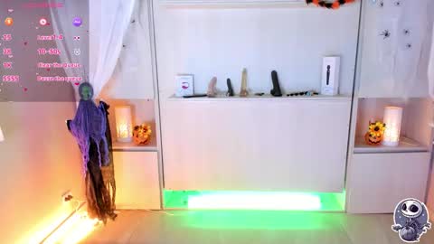         online show from October 11, 4:21 pm