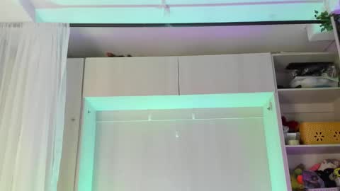         online show from March 21, 11:37 am