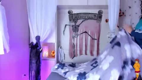         online show from October 21, 11:37 am