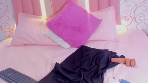 LIILY online show from February 9, 5:08 am