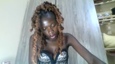Snapshot of lil6041 chatting on October 21, 9:58 am lil6041 online show from October 21, 9:58 am