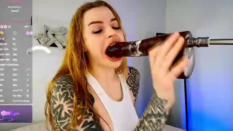 Snapshot of lil_shouty_bitch chatting on February 20, 6:46 pm Chasey   online show from February 20, 6:46 pm