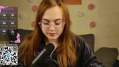 Snapshot of lila_pitt chatting on March 7, 10:43 pm lila_pitt online show from March 7, 10:43 pm