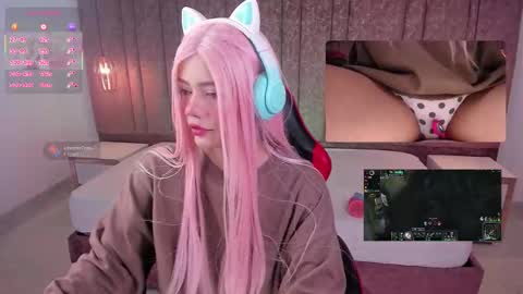 Lila online show from November 9, 2:09 pm