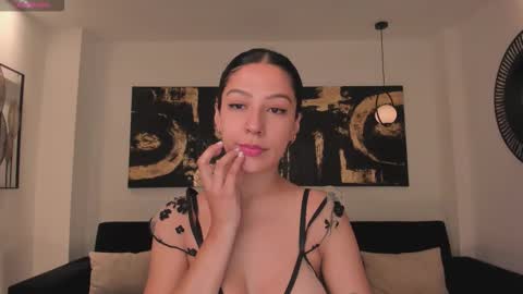 Snapshot of lilawest chatting on October 18, 11:03 am Lila West online show from October 18, 11:03 am