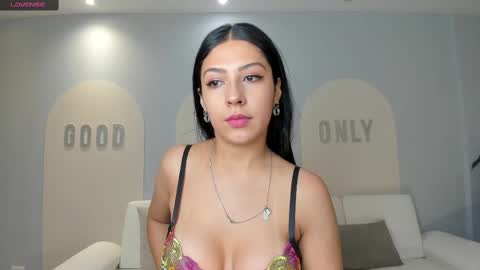 Snapshot of lilawest chatting on March 6, 11:58 am Lila West online show from March 6, 11:58 am