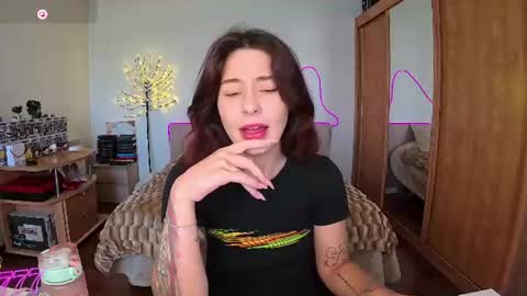 Camomile Lil online show from July 18, 9:33 am
